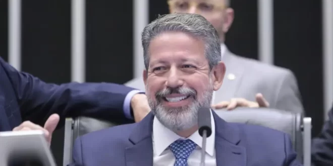 Lira busca encontrar sócios para pautas impopulares