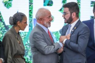 Gladson assina pacto com governo federal para controle de incêndios e redução dos efeitos das mudanças climáticas