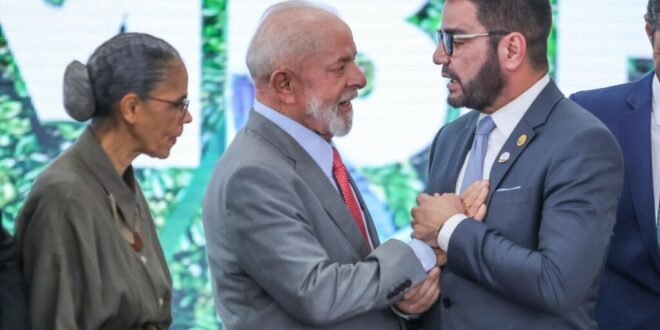 Gladson assina pacto com governo federal para controle de incêndios e redução dos efeitos das mudanças climáticas