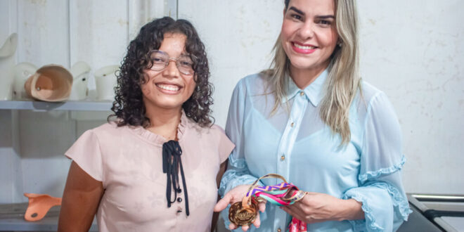 Medalhista paralímpica é acompanhada desde o nascimento pela Oficina Ortopédica do Estado