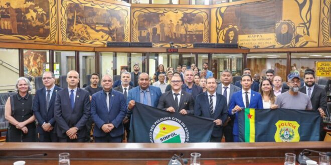 Em sessão de homenagem aos policiais civis, governo destaca investimento para a categoria