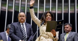 Deu na imprensa nacional: Antônia Lúcia condenada por pagar funcionário da TV Boas Novas com dinheiro da Câmara