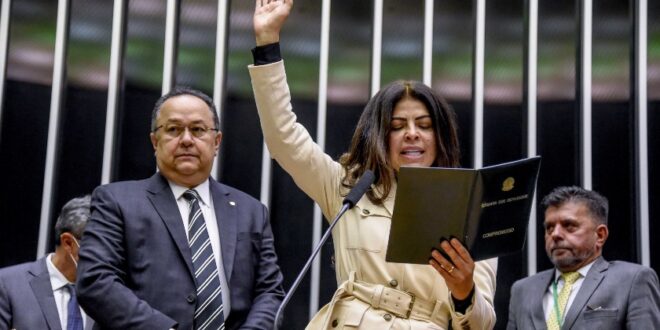 Deu na imprensa nacional: Antônia Lúcia condenada por pagar funcionário da TV Boas Novas com dinheiro da Câmara