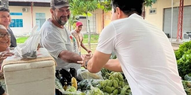 Jenilson ouve reivindicações de comerciantes e produtores do mercado da Estação Experimental