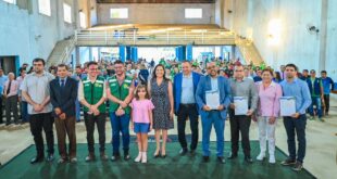 Governador Gladson Cameli entrega novos títulos definitivos a entidades religiosas e alcança marca de quase 11 mil regularizações fundiárias em sua gestão