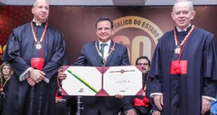 Luiz Gonzaga recebe comenda do Ministério Público pelos serviços prestados ao povo acreano