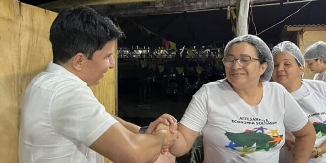 Feirantes reclamam da deterioração e Jenilson diz que é preciso resgatar o Mercado Velho