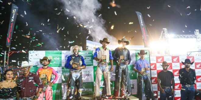 Peão de Tarauacá se consagra tricampeão do rodeio da Expoacre Juruá 2024