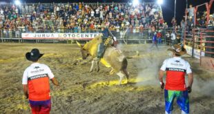 Abertura do rodeio na Expoacre Juruá é sucesso de público