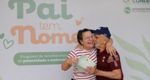 Pai biológico de 94 anos reconhece filha após 52 anos