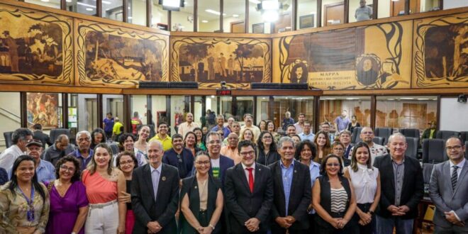 Rádio Difusora Acreana é homenageada em sessão na ALEAC pelos 80 anos de serviço
