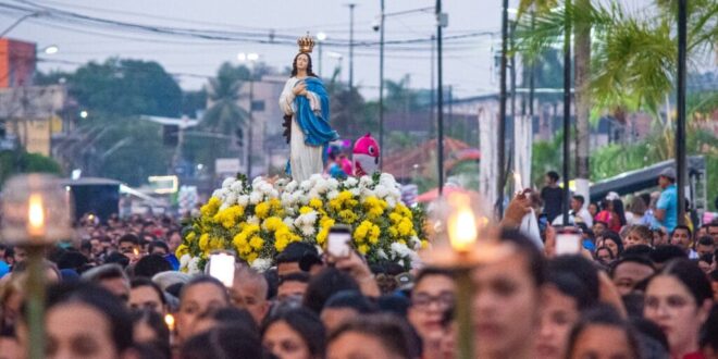 Procissão de Nossa Senhora da Glória reúne 50 mil fiéis em Cruzeiro do Sul