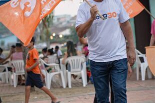Jarude leva os pais para bandeiraço e anuncia: “Amanhã é dia de voltar aonde tudo começou”