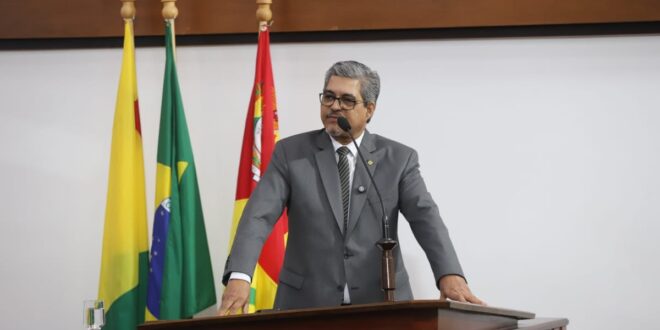 “Estamos tratando de uma causa de vida dos trabalhadores e trabalhadoras da Educação”, diz Edvaldo Magalhães sobre reposição da tabela
