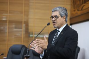 Edvaldo diz que greve da Educação poderia ter sido evitada se o governo tivesse cumprido o que prometeu em 2022, antes das eleições