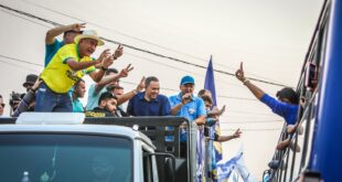 No primeiro dia de campanha, Bocalom é recebido por multidão na Baixada da Sobral