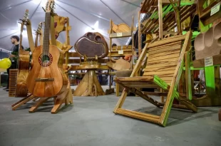 Instrumentos musicais fabricados por apenados fazem sucesso na Expoacre Juruá
