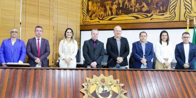 Atendendo requerimento de Pedro Longo Aleac realiza sessão solene pelo reconhecimento de farmácias e drogarias como  estabelecimentos de saúde