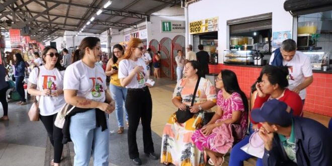Em busca: EJA realiza ação no Terminal Urbano para matricular alunos