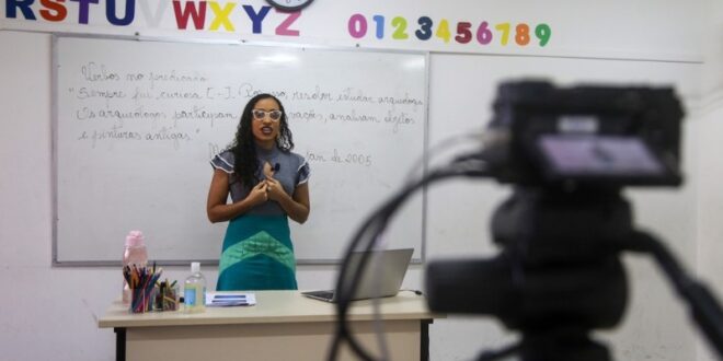 Acre volta às aulas remotas por causa da fumaça