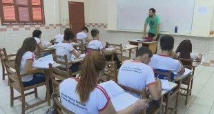Aulas presenciais são retomadas em toda a rede estadual nesta segunda-feira