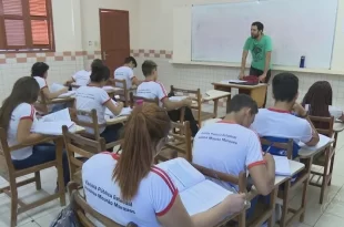 Aulas presenciais são retomadas em toda a rede estadual nesta segunda-feira