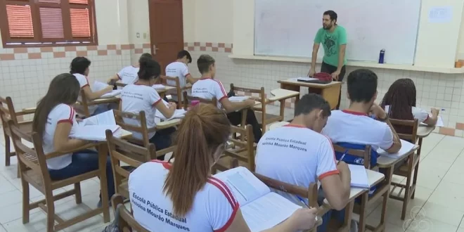 Aulas presenciais são retomadas em toda a rede estadual nesta segunda-feira