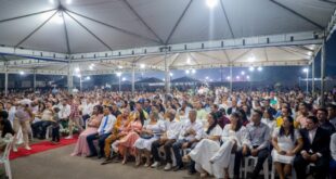 500 casais oficializam a união em casamento coletivo na Expoacre