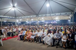 500 casais oficializam a união em casamento coletivo na Expoacre
