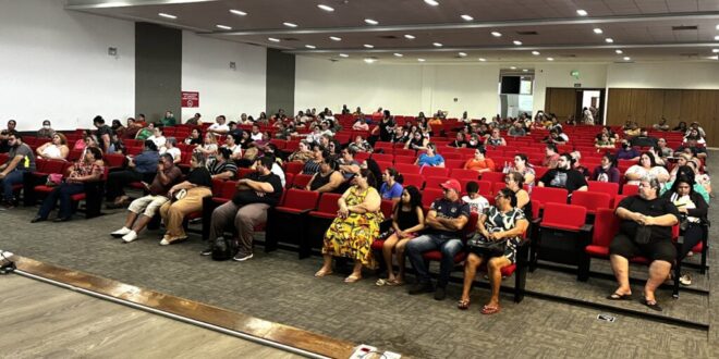 Nutricionista aborda mudanças alimentares em palestra do Programa de Obesidade da Fundhacre