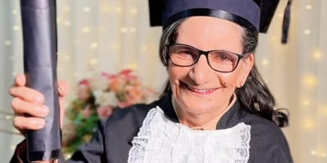 Aos 73 anos, idosa conclui ensino médio e faz planos para faculdade
