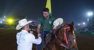 Governador Gladson Cameli participa da abertura do rodeio