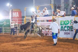 Mais de 10 mil pessoas prestigiam a primeira noite de rodeio na Expoacre