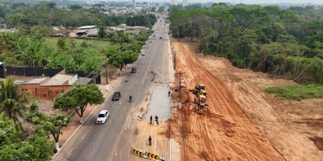 Deracre avança em obras de estabilização na Avenida Antônio da Rocha Viana