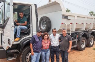 Perpétua entrega mais de R$ 2 milhões em equipamentos para produtores de Porto Acre