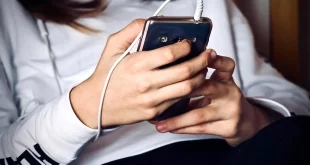 Pesquisas relacionam celular à queda de aprendizado e aumento da depressão