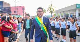 Governador prestigia festa em celebração aos 120 anos de Cruzeiro do Sul
