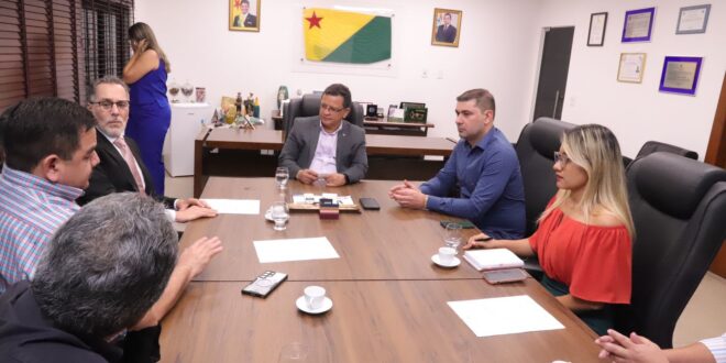 Gonzaga e Nicolau propõem criação da Semana da Cultura Peruana no Acre para estreitar laços comerciais com país vizinho