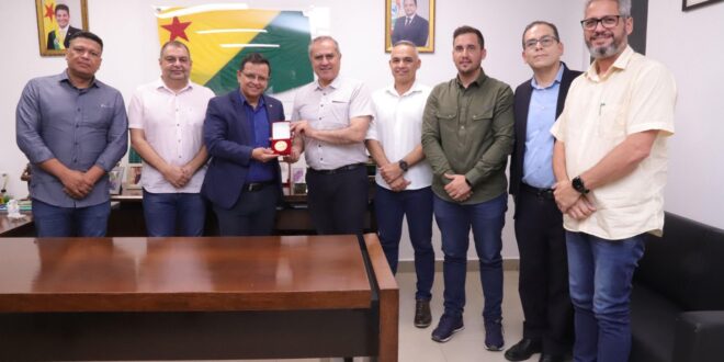 Gonzaga e secretários de Estado debatem com o governo peruano integração comercial através do Megaporto das Américas