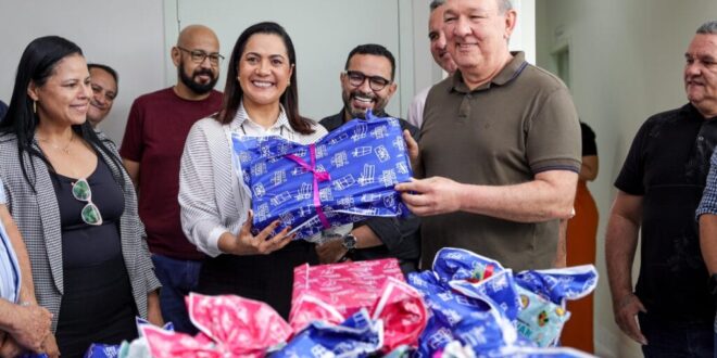 Servidores da Segov doam brinquedos e agasalhos à campanha ‘Faça Uma Criança Sorrir’