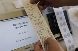 Zerésima garante que a urna não tem voto para qualquer candidato antes do início da votação