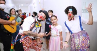 Música, diversão e muita palhaçada divertem crianças no Hospital da Criança