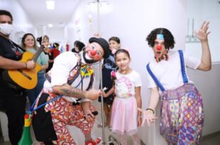 Música, diversão e muita palhaçada divertem crianças no Hospital da Criança
