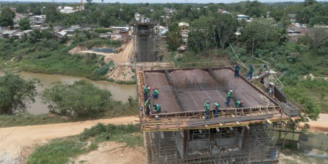 Deracre realiza vistoria nas obras da Ponte da Sibéria e nas estradas da Variante e Borracha