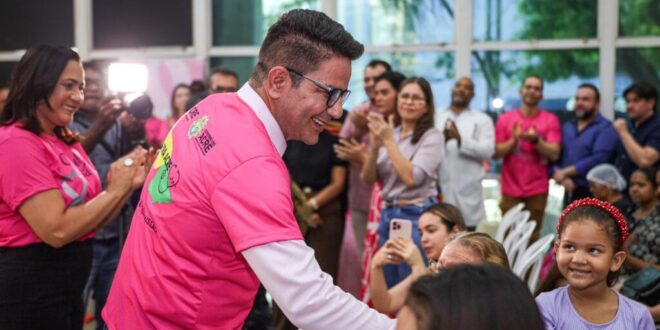 Outubro Rosa: governador anuncia mutirão de cirurgia que vai atender 160 mulheres