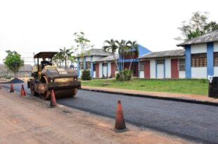 Deracre realiza operação tapa-buraco na rua Antônio Pessoa Jucá, no bairro Montanhês