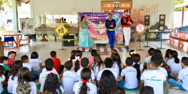 Escolas de Brasileia e Epitaciolândia recebem ações educativas do Detran
