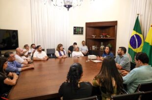 Governadora em exercício recebe secretários de Educação de todo o Brasil