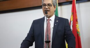 Edvaldo Magalhães volta a defender retirada da exigência de videoaula do concurso da Educação
