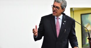 Edvaldo questiona transferência do patrimônio público do setor de Nefrologia da Fundação para a iniciativa privada
